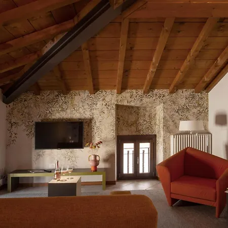 La Grotta Apartment