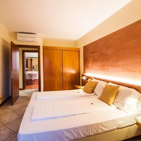 La Grotta Apartment *