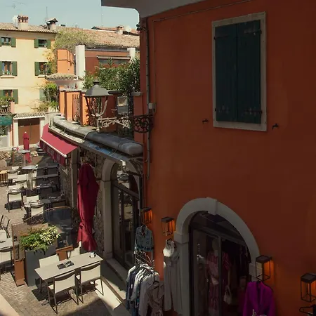 La Grotta *