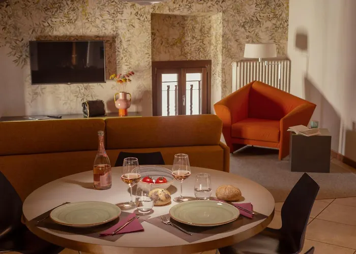 La Grotta Apartment *